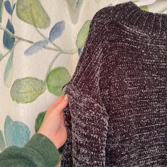 Mystree | velour sweater - Picture 9 of 10